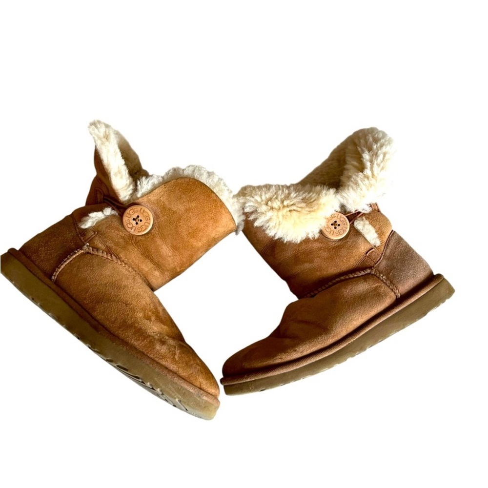 Ugg Tan Suede Bailey Button Shearling Boots 7